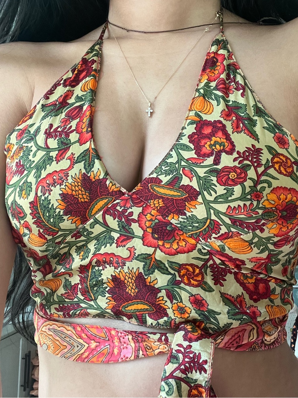 Y2K reversible Floral Halter Wrap Crop Top - Cream & Red